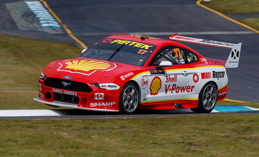 Shell Mustangs in Top 10 on a Wet and Wild Day at Sandown