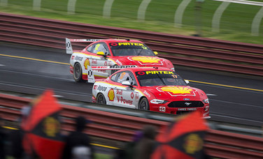 McLaughlin and Coulthard Strong on Wet Day at Sandown