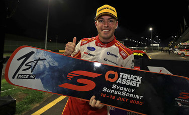 McLaughlin Wins Night Race at Sydney Supersprint