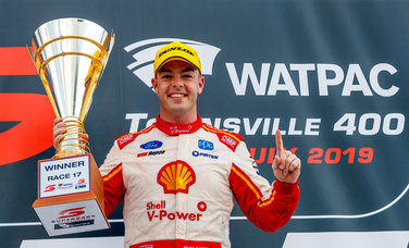 Mclaughlin Prevails Over Whincup In Townsville